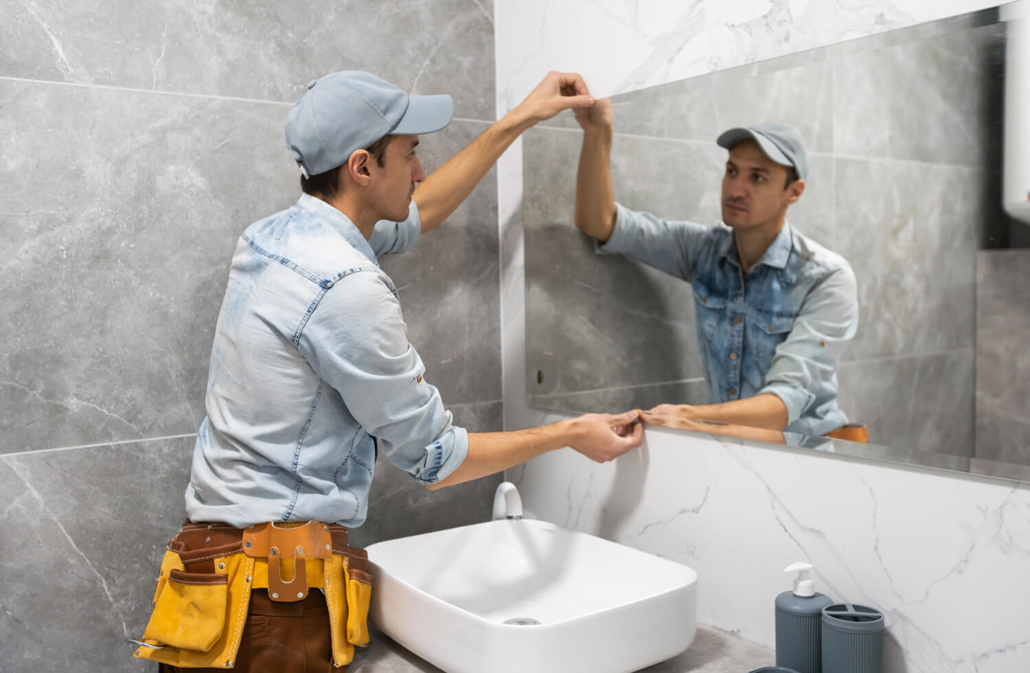 Simple Mirror Installation Tips For Enhancing Your Home’s Aesthetics